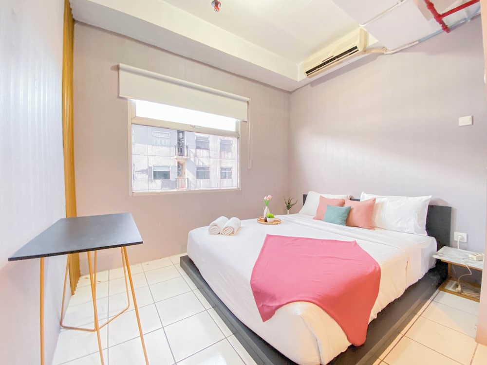 Spacious 1BR at Grand Asia Afrika Apartment