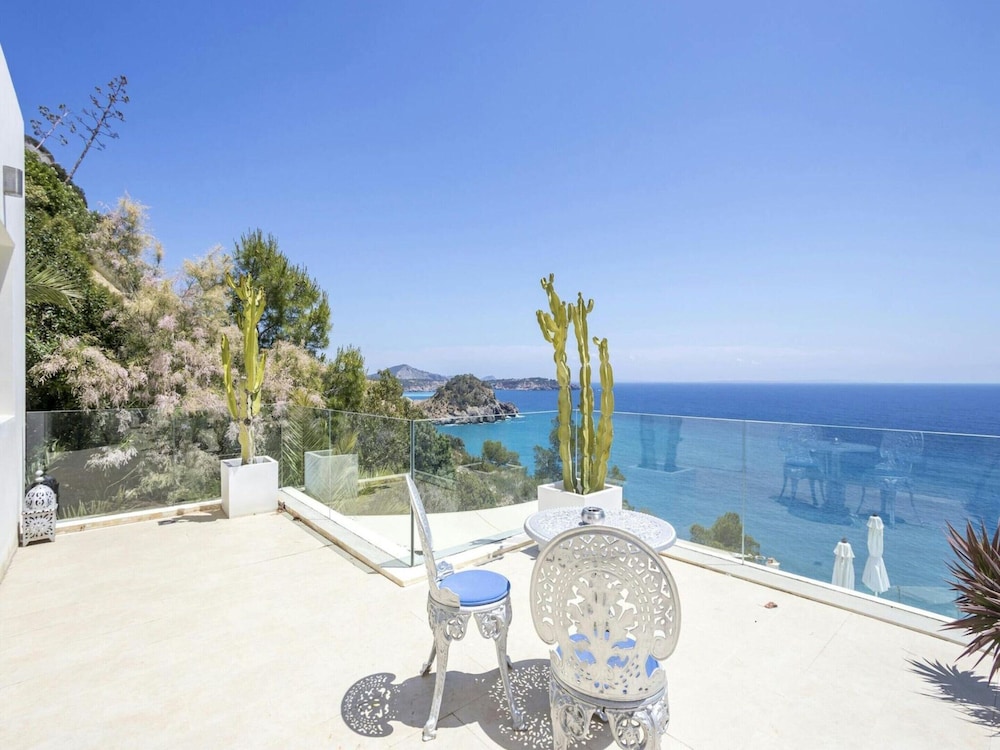 Beautiful Villa With Leisure Activities