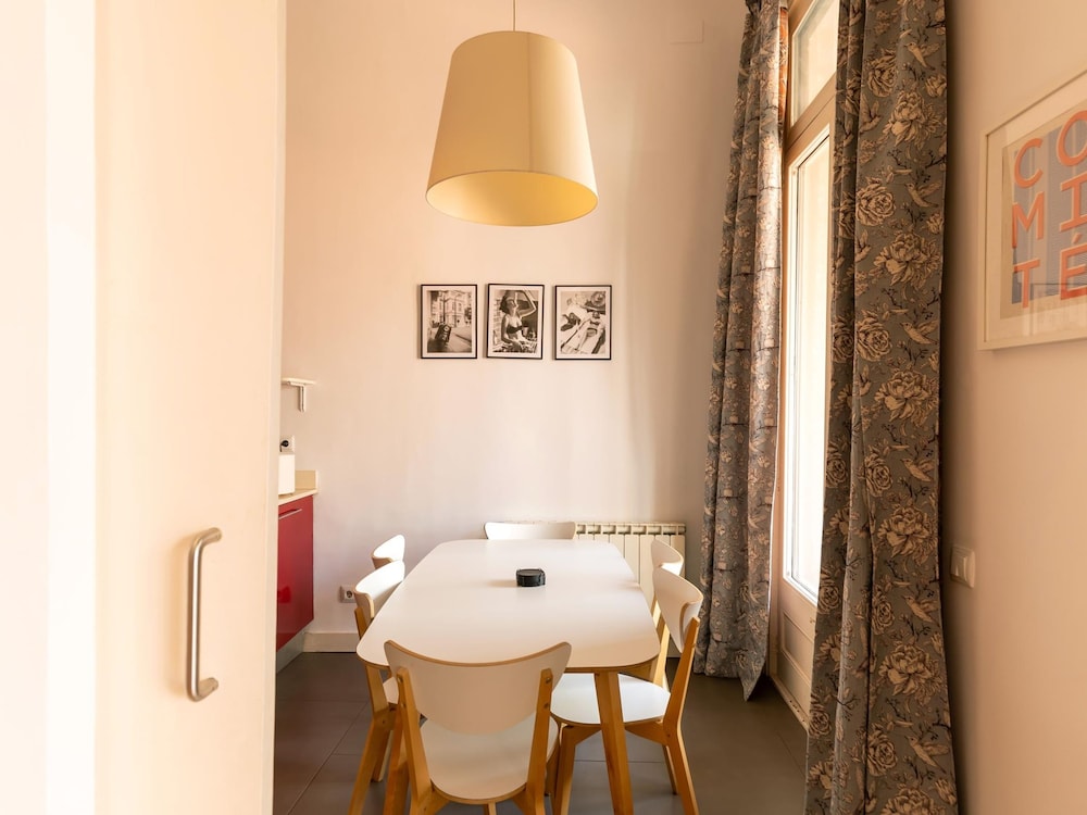 Designer s Three Bedroom Apartment With Terrace