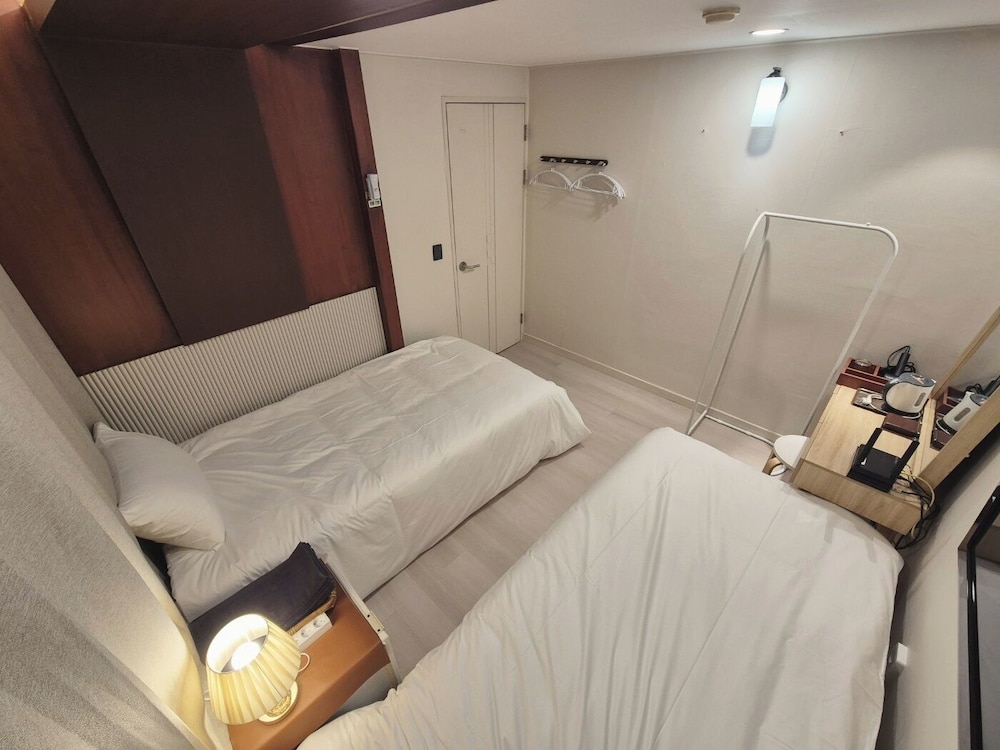 AnOn hostel