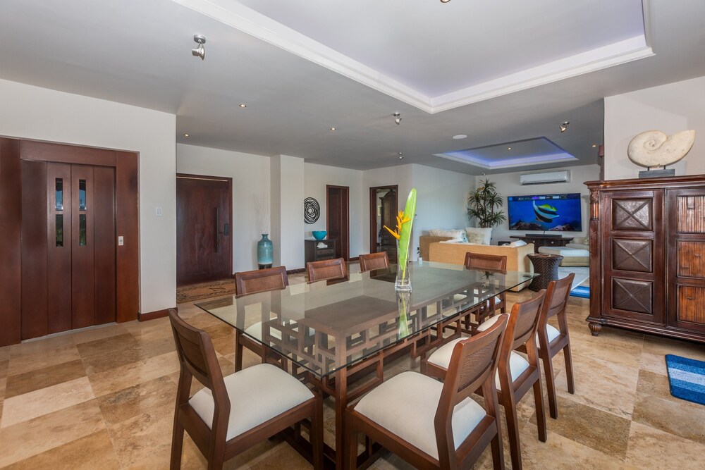 Pristine Bay 1005- Villa Loce 4 Bedroom Home