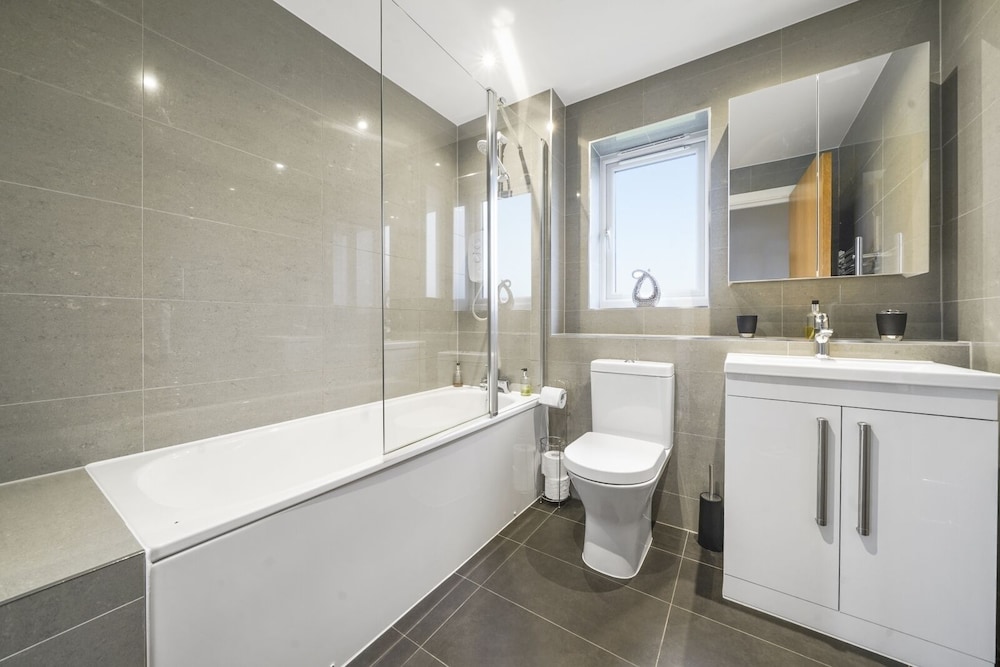 Heathrow Living Serviced Apartments by Ferndale