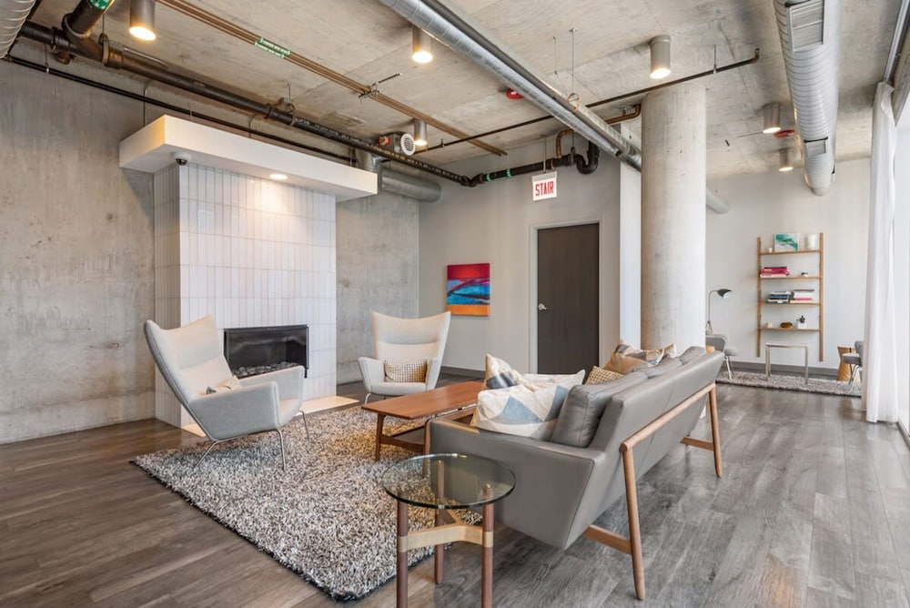 Group Home 3 Luxe Apts Spacious Central
