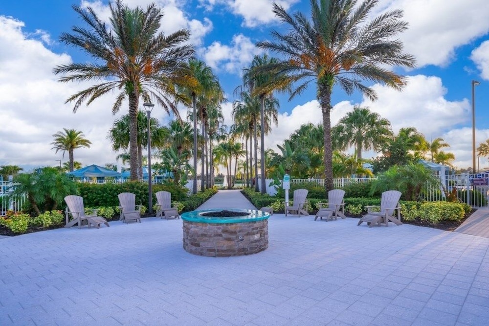 New! Modern Townhome Near Disney! Splash Pool, Resort W/waterpark-8206sa 3 Bedroom Townhouse