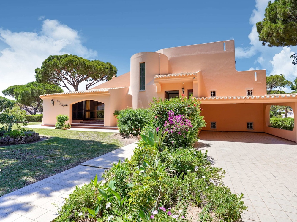 Villa in Vilamoura With Pool Near Beach view 2