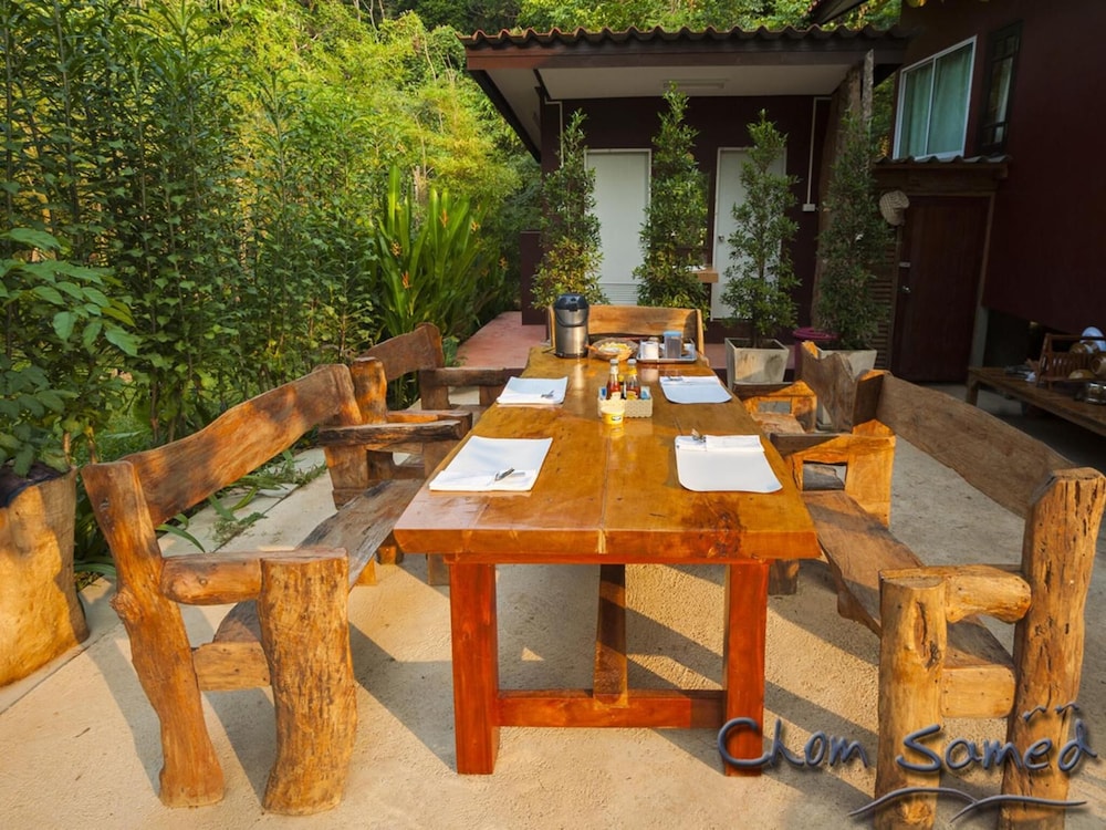 Ban Chom Samed Resort