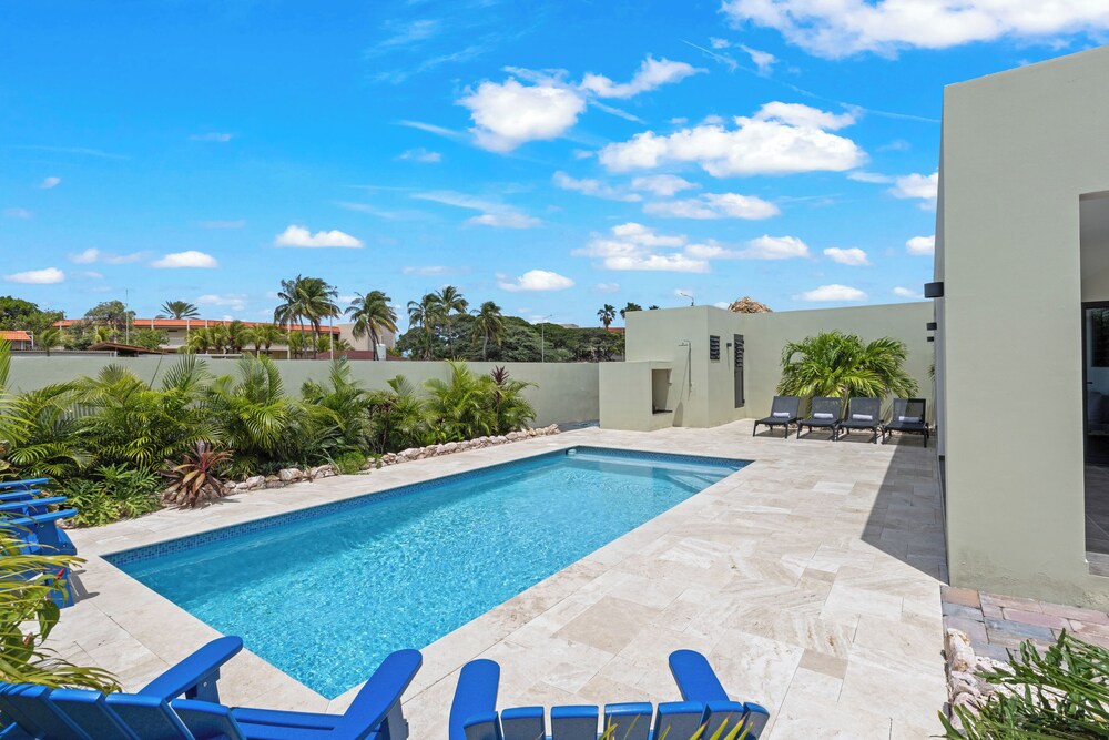 Villa Jasmijn with private pool, at Mambo Beach