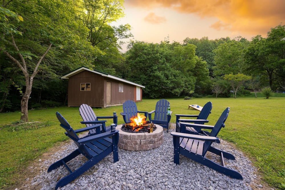 The Rustic Cottage by Avantstay Hot Tub Fire Pit Pool Table 5mins to Town