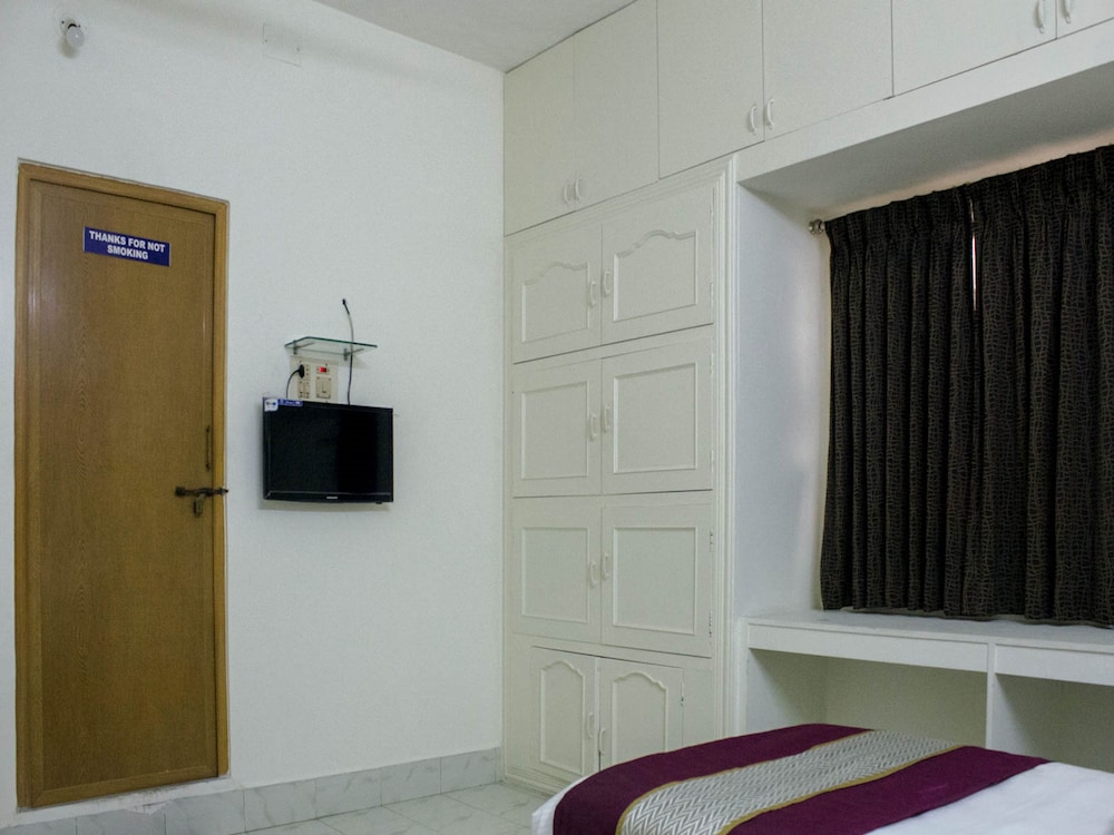 OYO 4189 Rose Flower Service Apartment