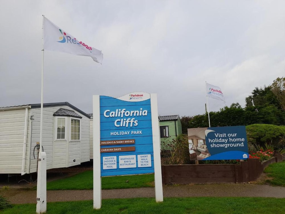 3 Bed, Sleeps 8 Caravan, California Cliffs Park