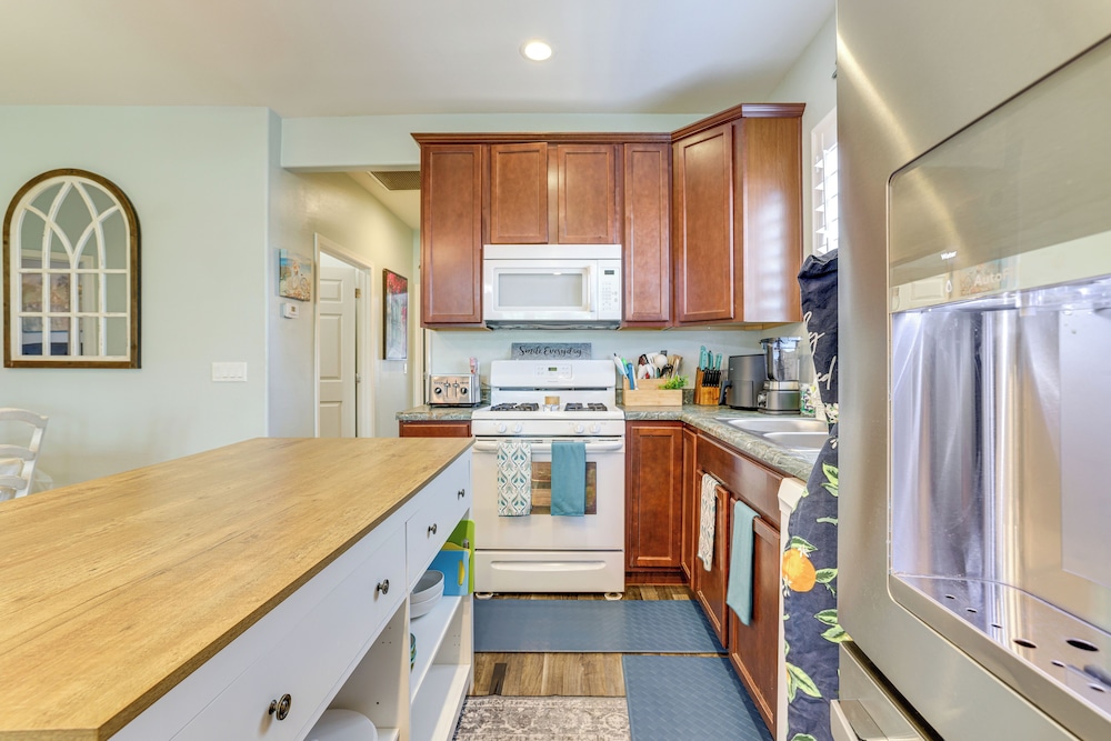 6 Mi to Dtwn Tempe: Pet-friendly Retreat w/ Yard!, photo 9
