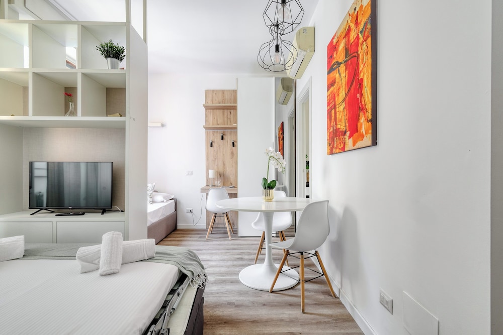JOIVY Modern Studio for 3