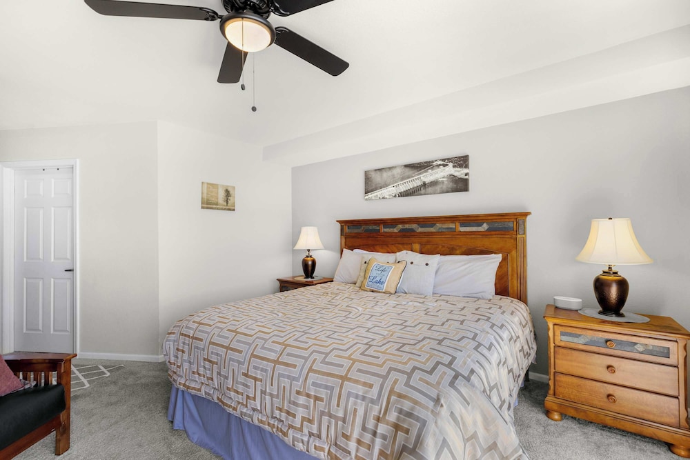 Seascape Cove Waterfront!