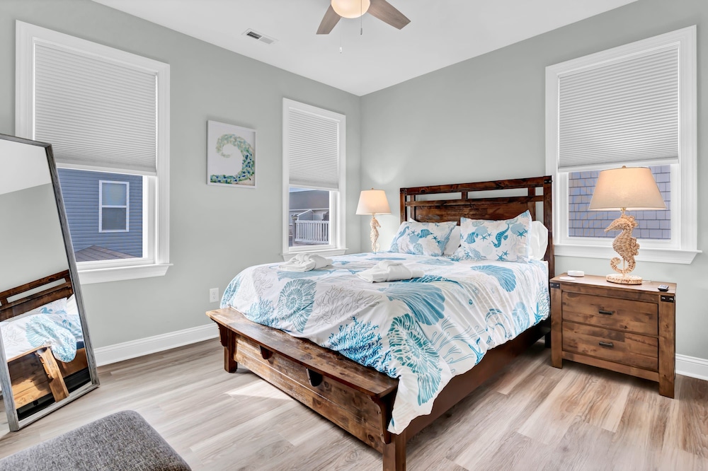 Walk to Beach Pool Ocean View Parking Bunk Beds