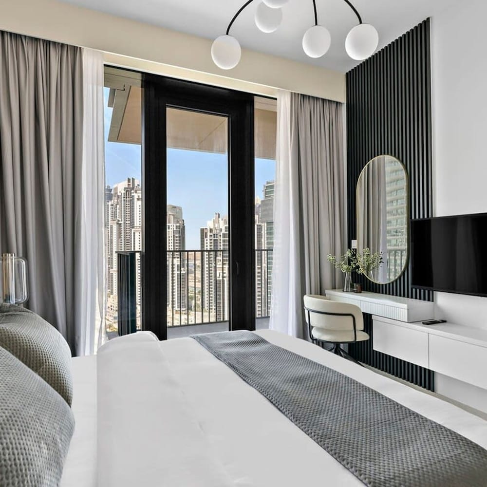 Silkhaus Premium Tower in Downtown Gym Pool