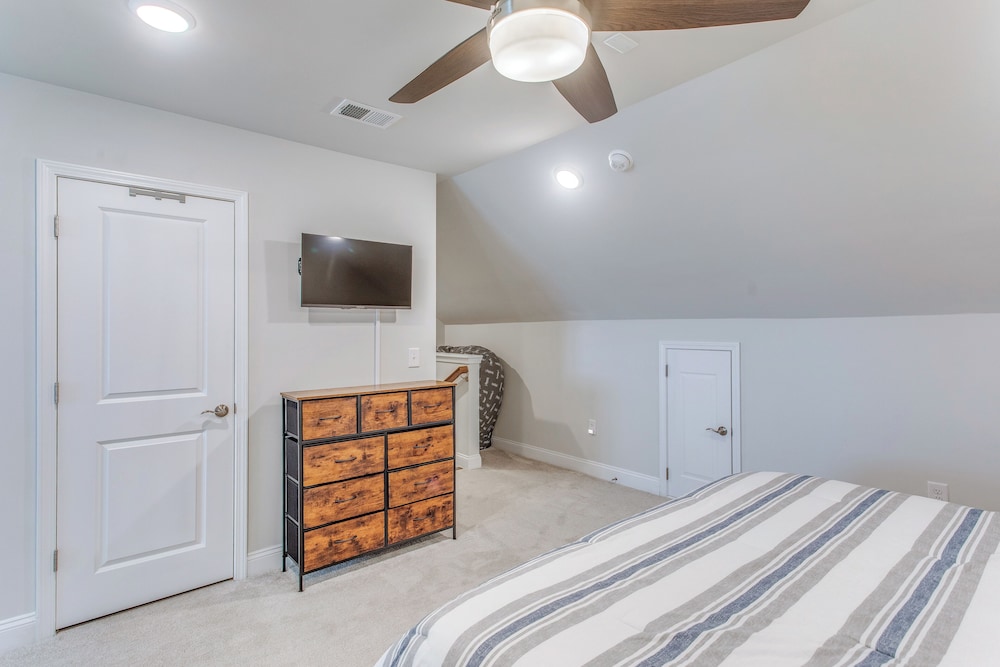 Barefoot Resort Golf Getaway: Pool + Beach Shuttle