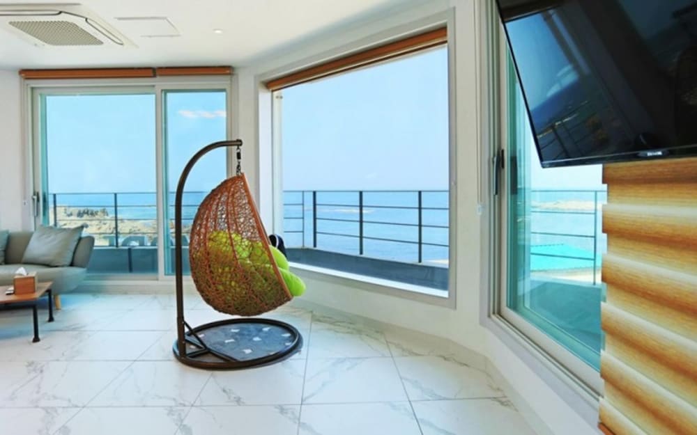 Pohang Damodi Pool Villas Pension view 4