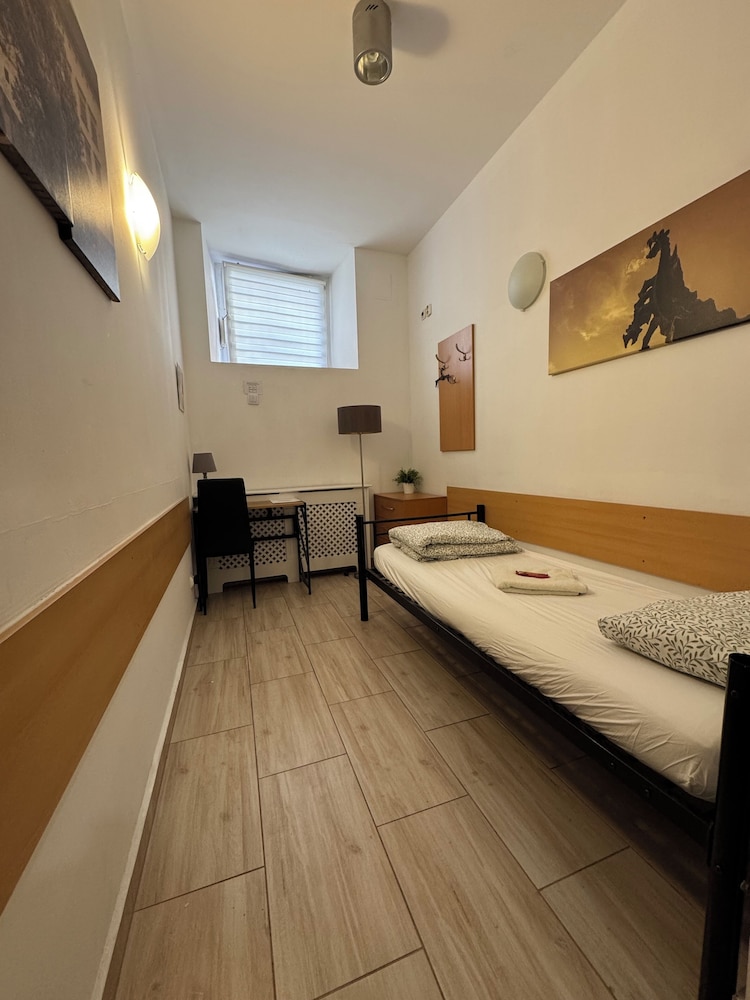 Amber Hostel