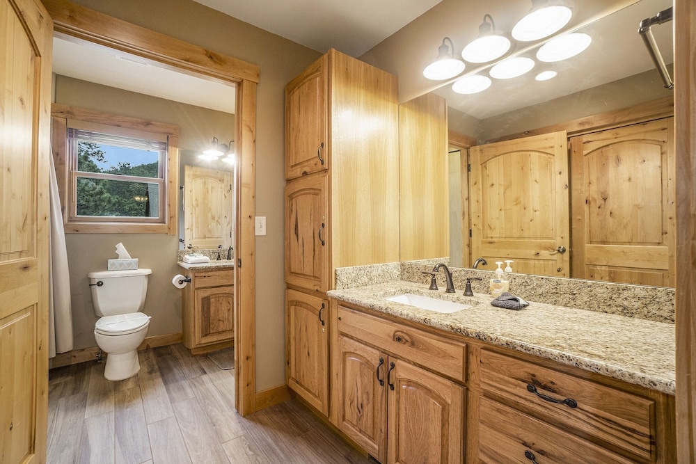 Solitude Eagle 5 - Estes Park 2 Bedroom Condo by RedAwning - Property Image 2