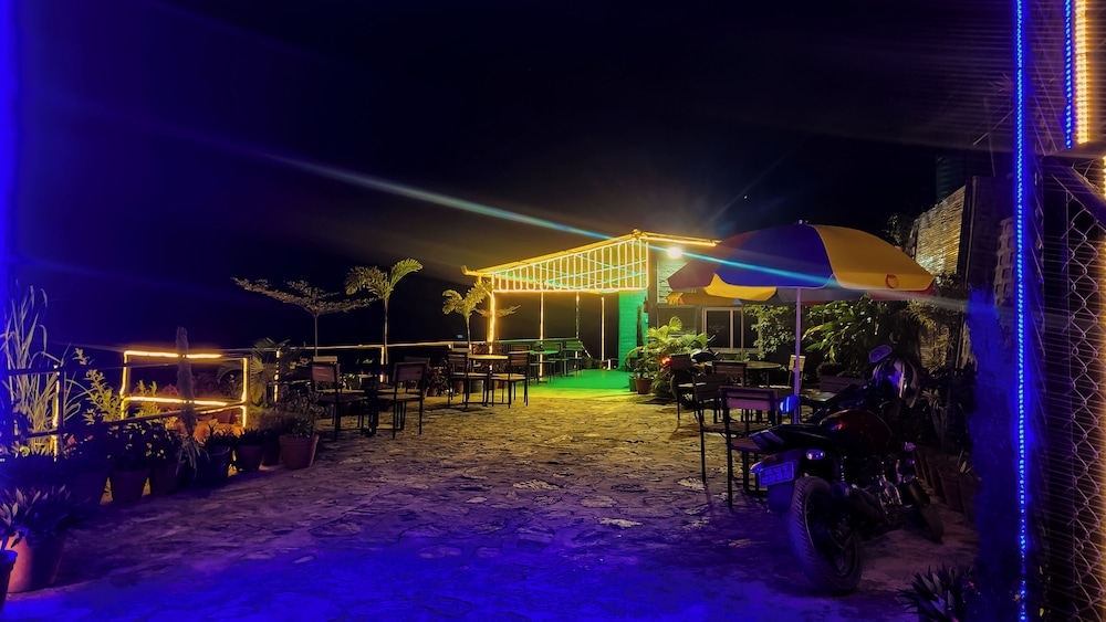 Tourist Land Resort City View Delux