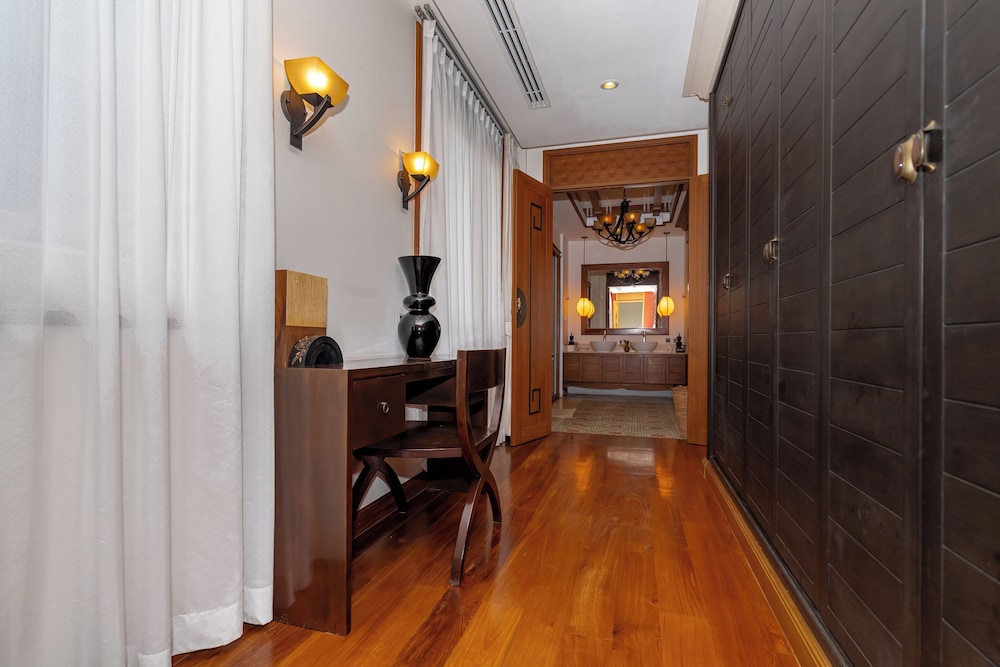 Royal Legacy Golf Villa