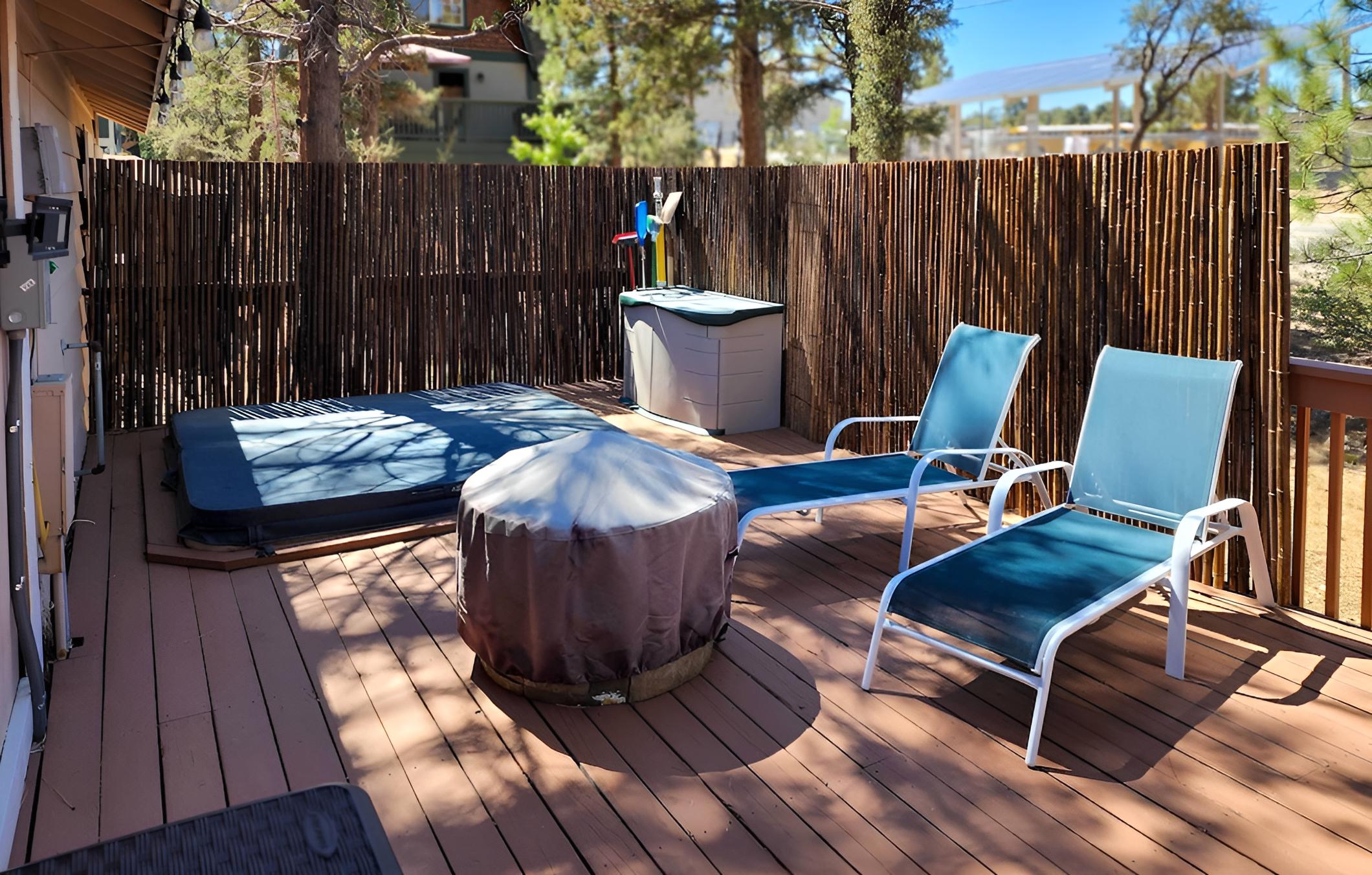 Sugarloaf Cabin w/ Hot Tub ~ 6 Mi to Big Bear view 2