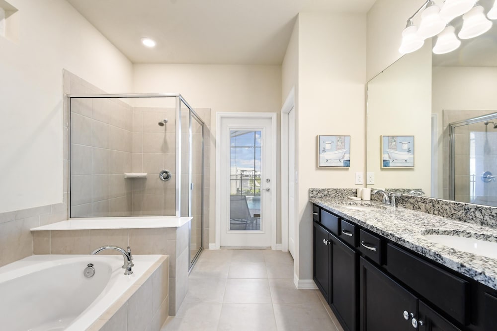 Luxury Windsor Island 7br Pool Spa Near Disney view 4