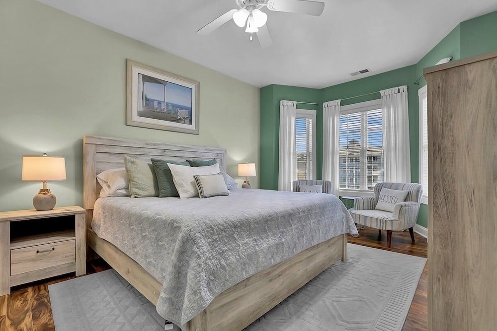 Magnolia Pointe Luster Leaf 4875-304 3 Bedroom Condo