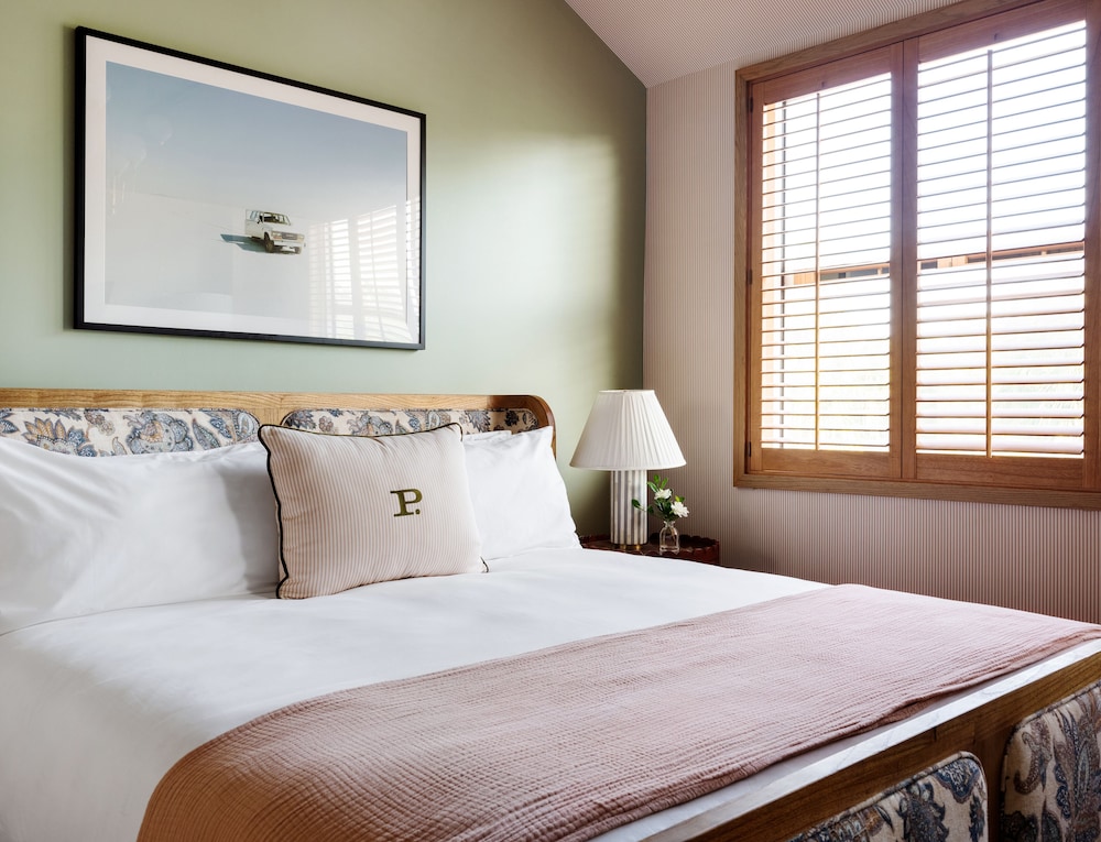 Palihouse Hyde Park Village 18