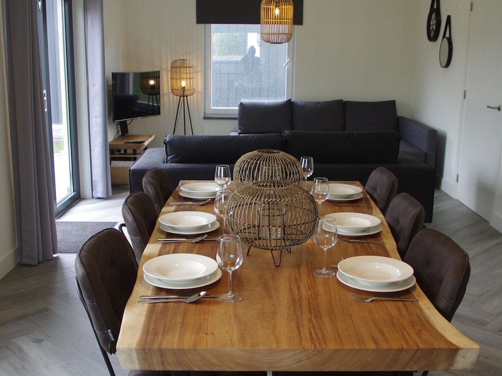 Beautiful Bungalow Near Alkmaar