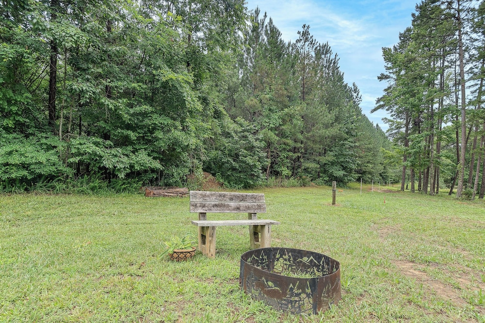 12 Mi to Staunton River State Park: Off-grid Cabin