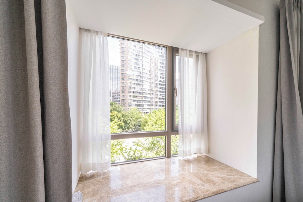 Tyms Morden 3BR 2BA APT Bella Vita