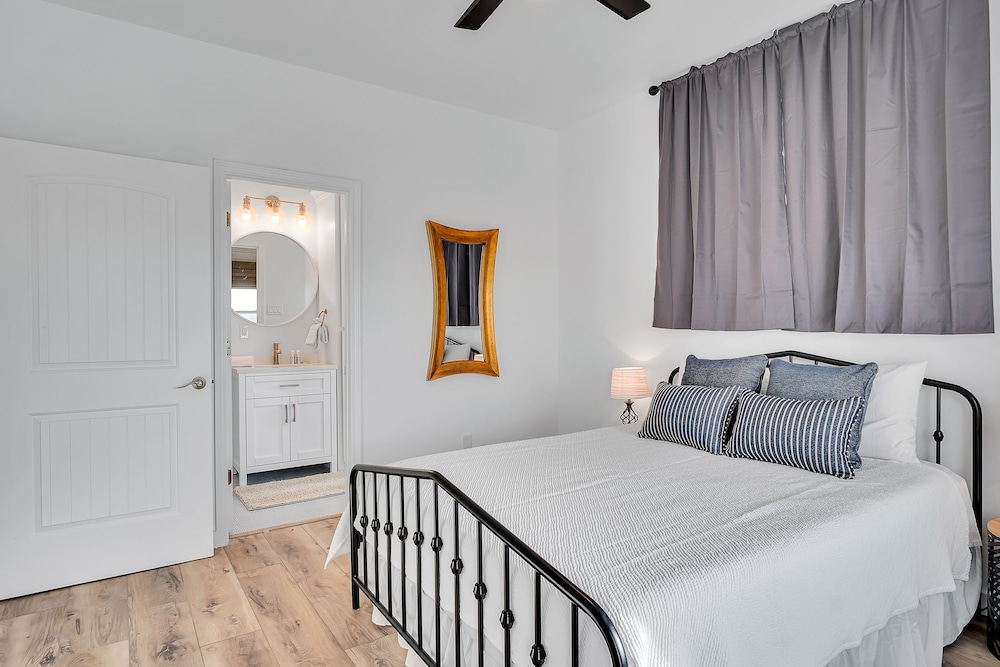Holy Moly by Silver Sands Vacation Rentals view 3