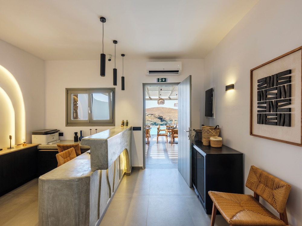 Mykonist Merchia Beach Villas & Suites