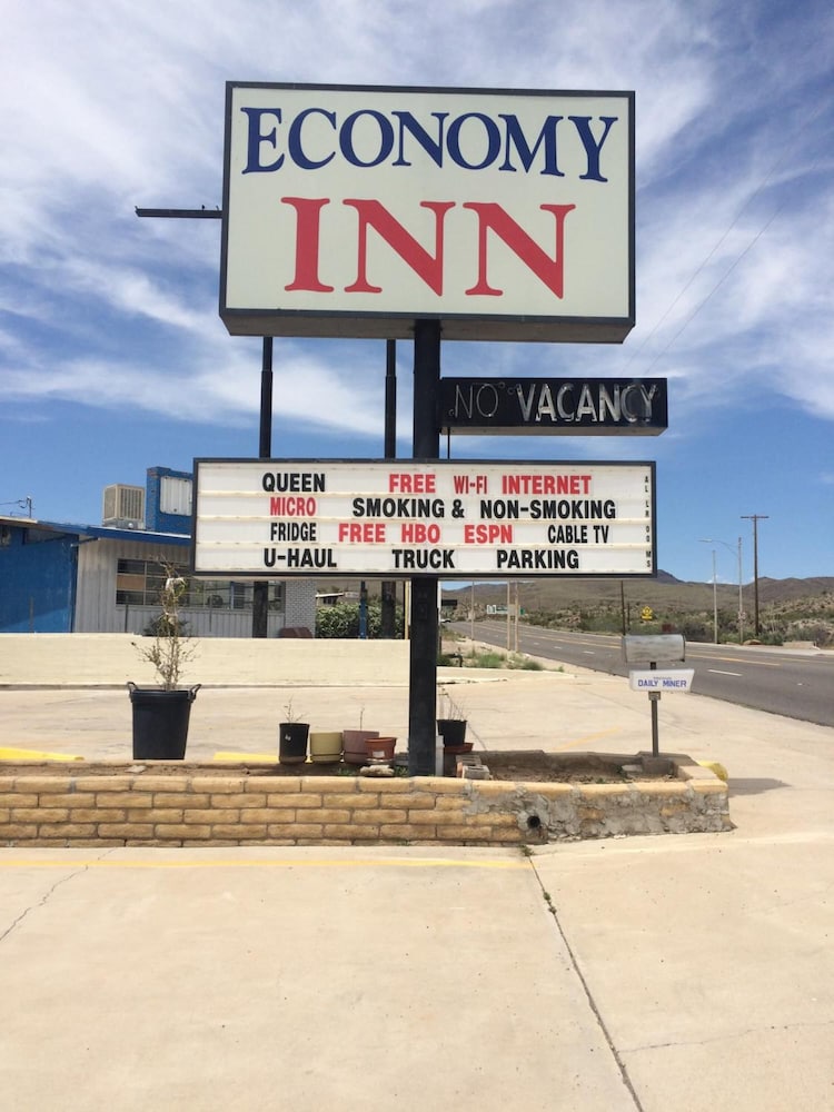 Kingman Vacations - Economy Inn - Property Image 3