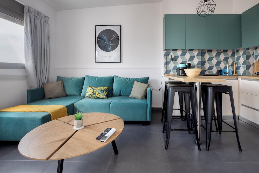 Andromeda - 1 Bedroom Apt & Terrace in Athens