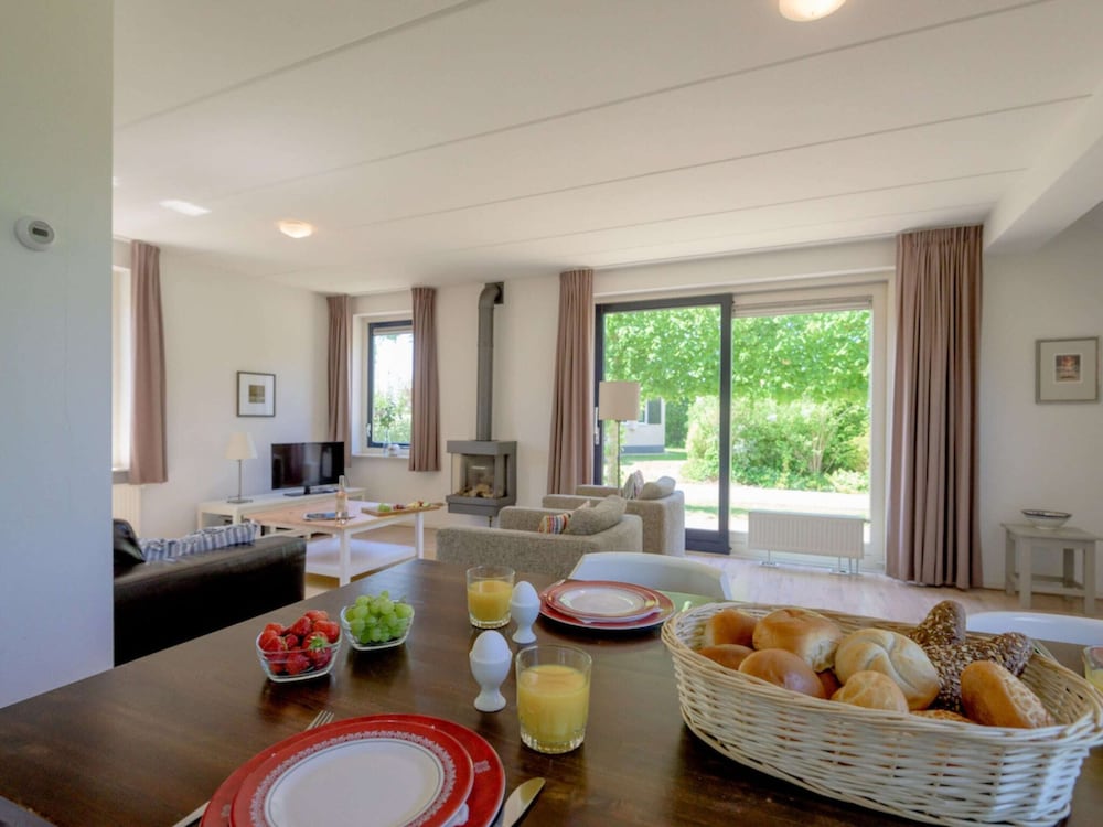 Bungalow in Sondel Near Slotermeer Lake