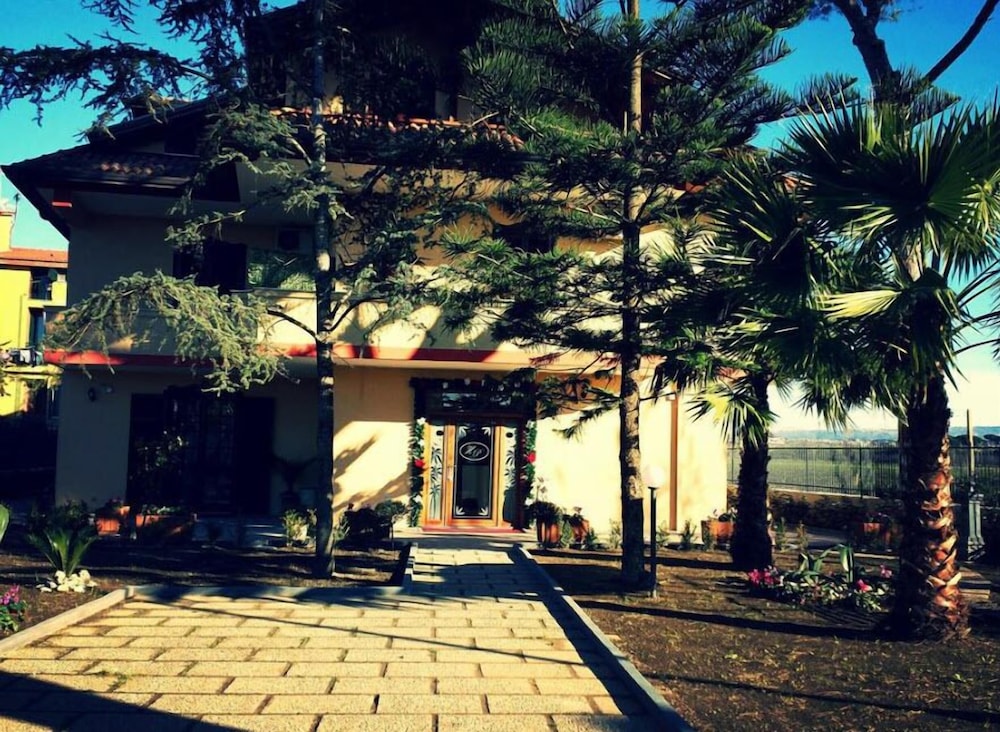 Photo 23