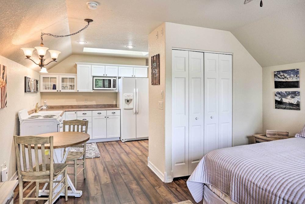 Central Creekfront Spearfish Apt by City Park view 2