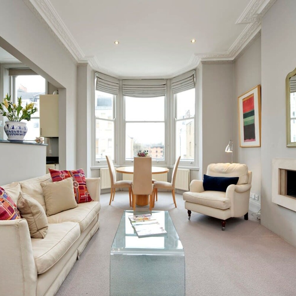 Long Stay Discount Large Bright First-floor Flat view 2