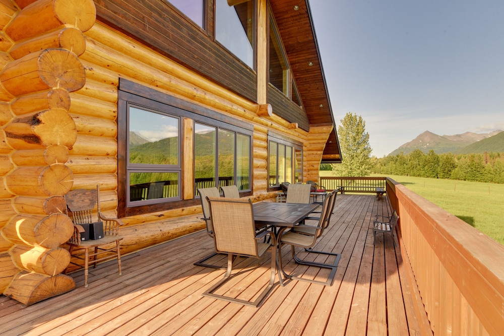 Legacy Mountain Lodge on 40-acre Ranch w/ Views! view 4