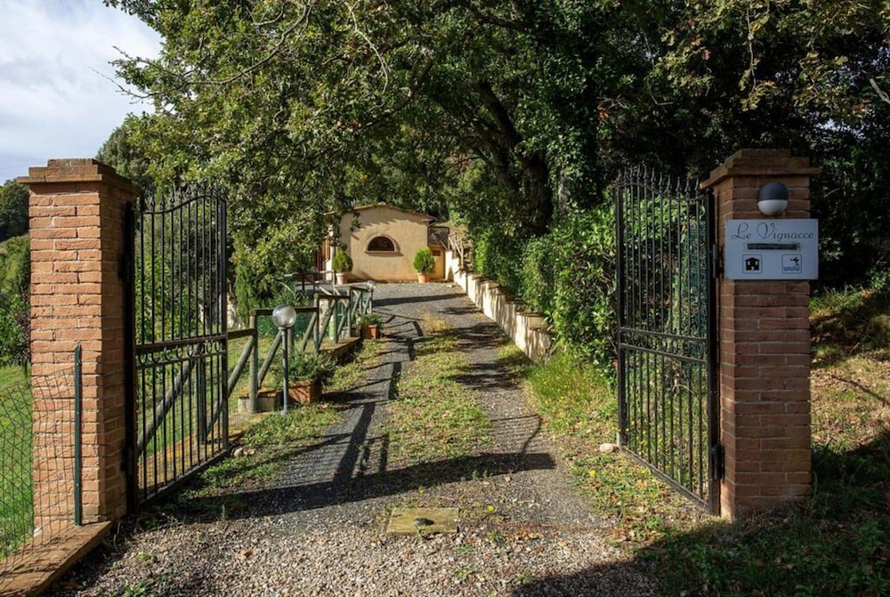 Villa Lustignano view 5