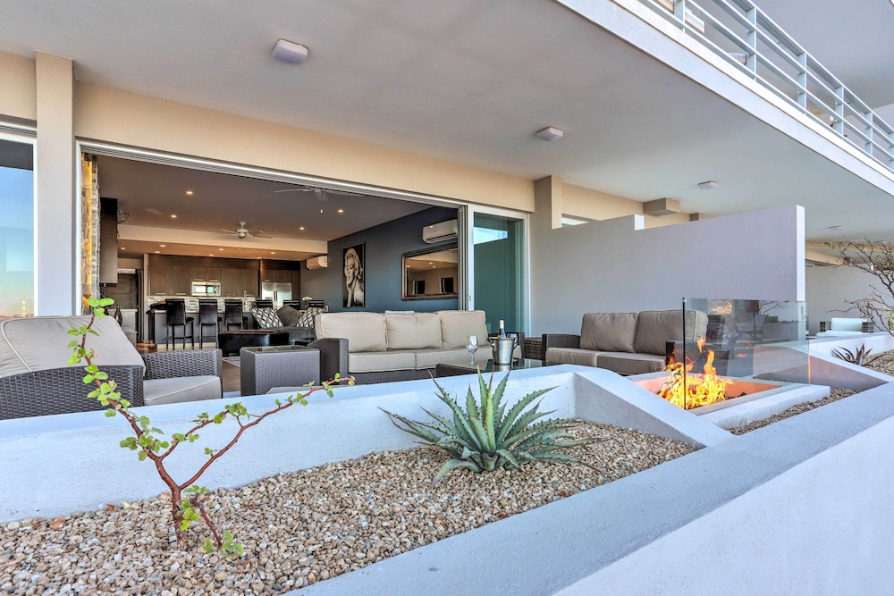 Luxe Mtn Top Retreat w/ Pool Access & Sea View! view 4