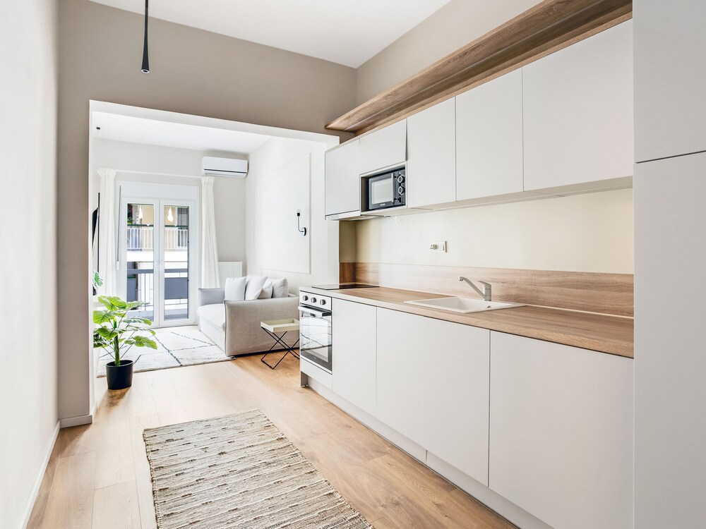 Sanders New Town - Gorgeous 1-bdr Apt w Balcony view 5