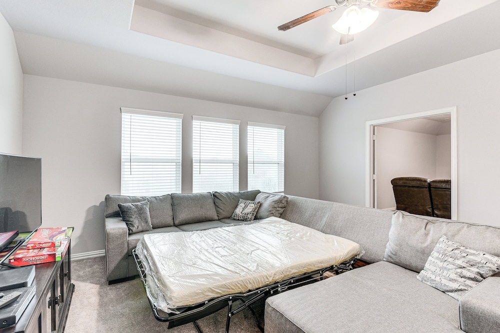 Grand Family Home w/ Patio & Fenced Yard in Arcola