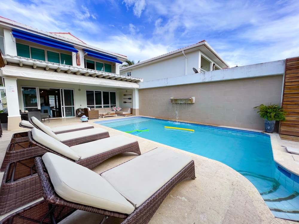 CASA DEL MAR