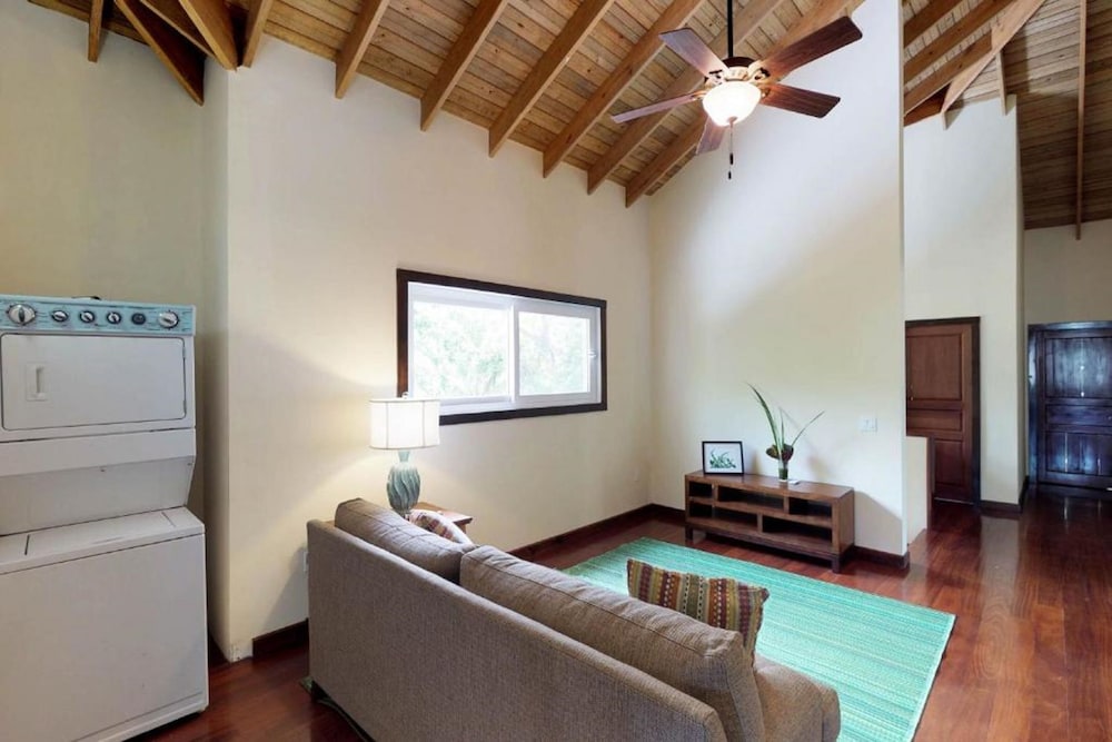 Laru Beya Palmetto Bay
