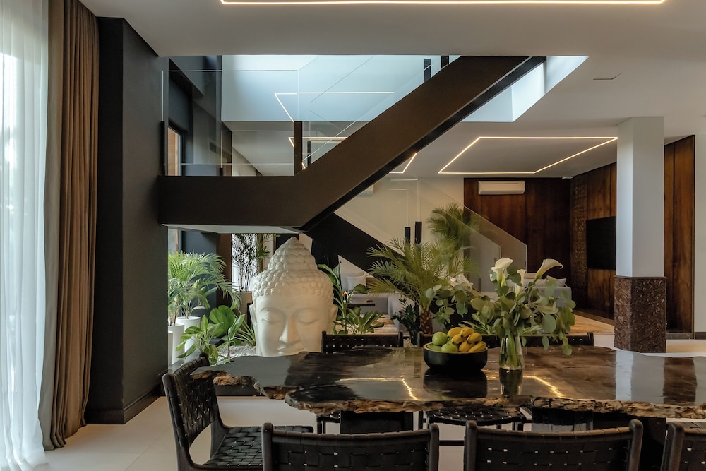 AMO Residences