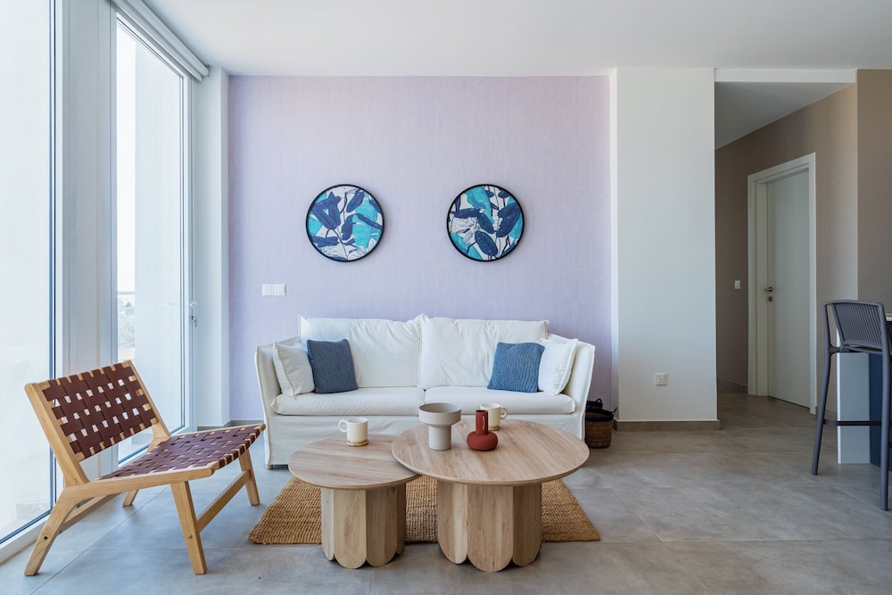 Blu Horizon - Stylish Living with Pool & Balconies in Protaras
