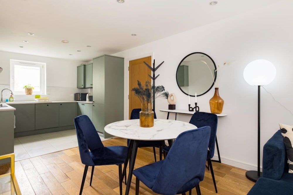 The Walworth Hideout - Elegant 2bdr Flat